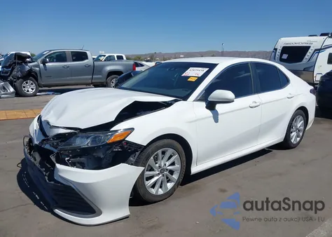 2021 Toyota Camry Le из США, поврежденный, VIN 4T1C11AK3MU580192